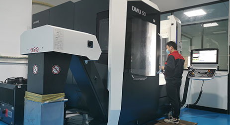 Neue CNC-Investitionen 2 Sätze DMG 5-Achsen-CNC-Maschinen 